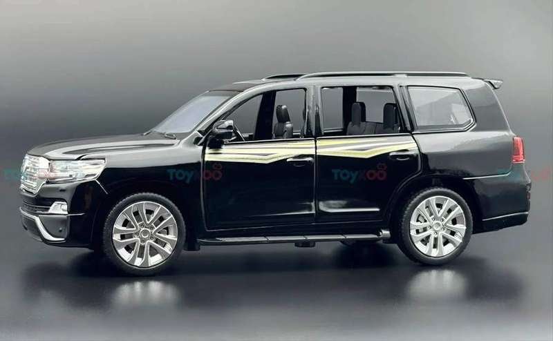 Toyota Land Cruiser LC200 1:24 diecast Scale Model | Assorted Colors